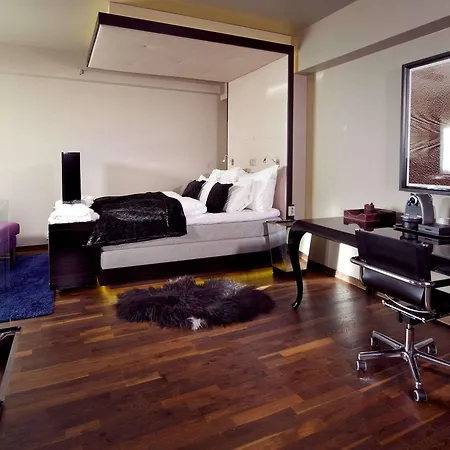 Hotell Folketeateret 4*